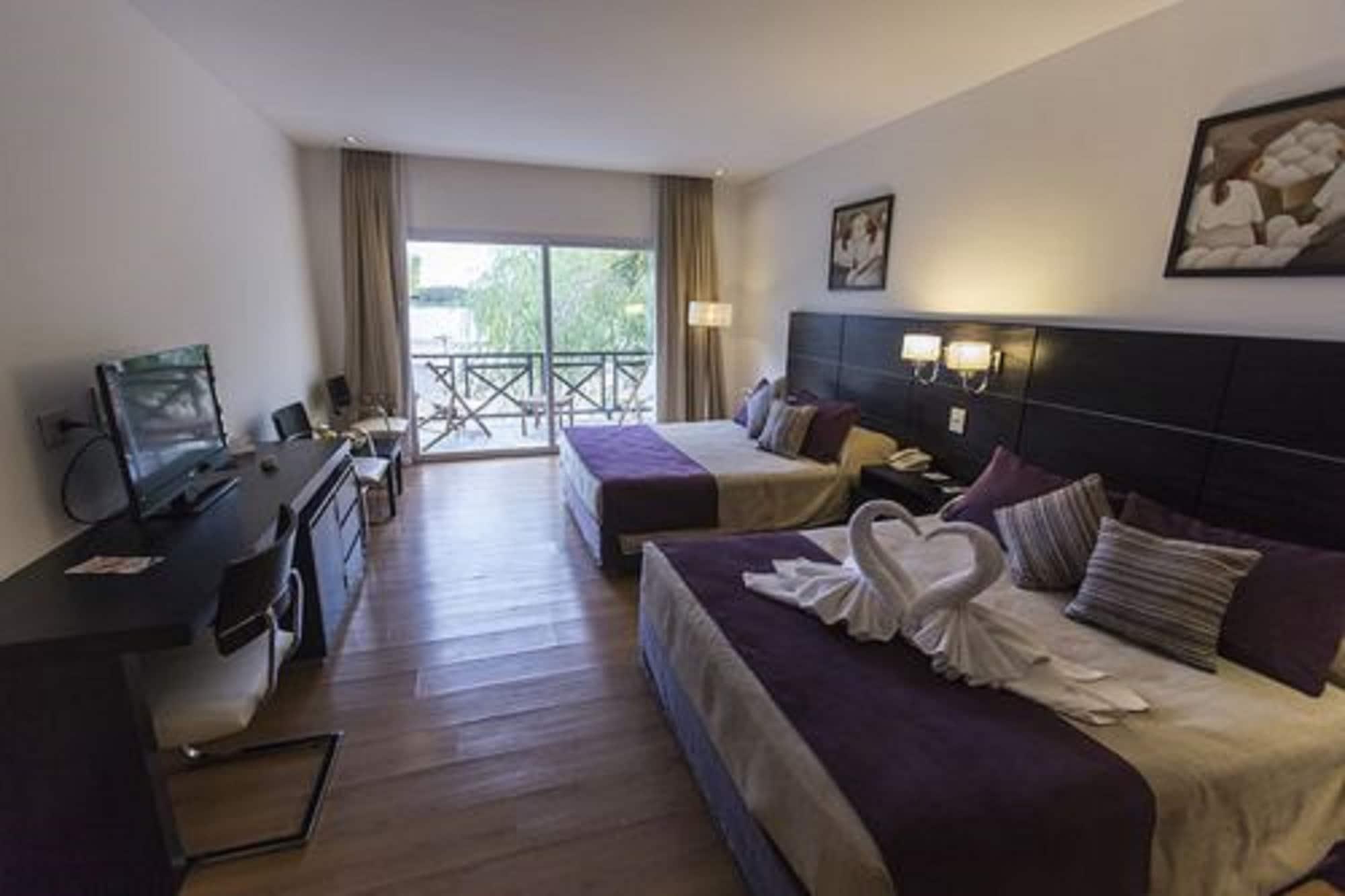 Howard Johnson Marinas & Resort San Pedro (Buenos Aires) Exterior foto